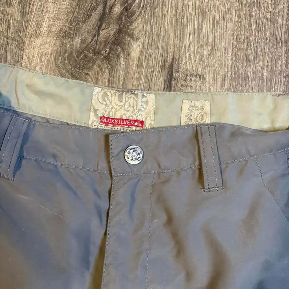 Vintage Y2K Quiksilver Cargo Boardshorts Grey Size 30